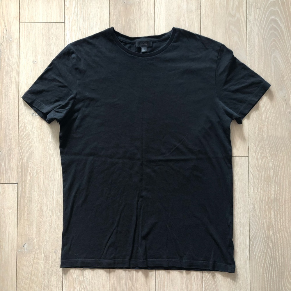COS Classic Crew Neck T Shirt in Black Size S
